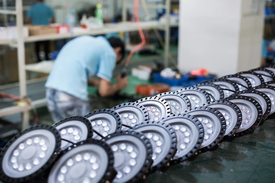 UFO LED Iluminación de nave Lámpara industrial 50W 100W 200W 300W 500W Lámpara de nave - Imagen 2 de 4