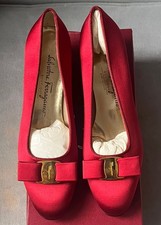 Salvatore Ferragamo Vara Lillaz Red Bow Pumps Heel Shoes 9 B New