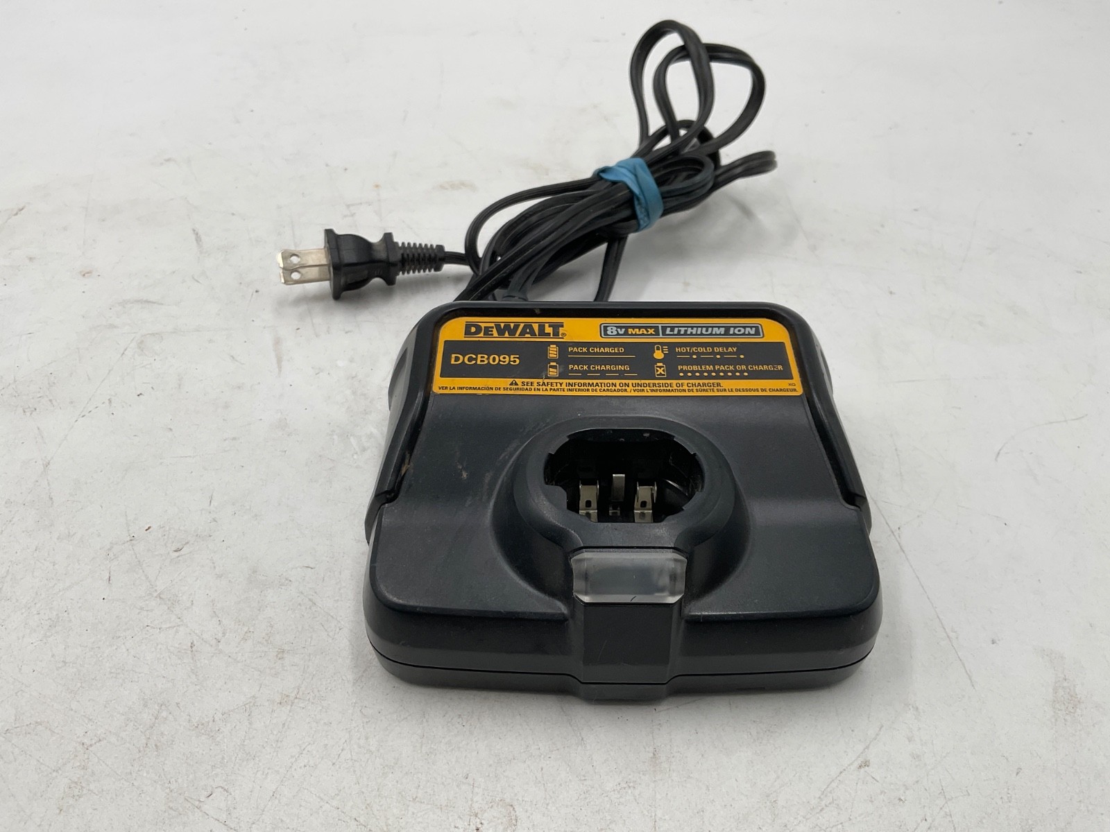 DeWalt DCB095 8V MAX Battery Charger Lithium ION 