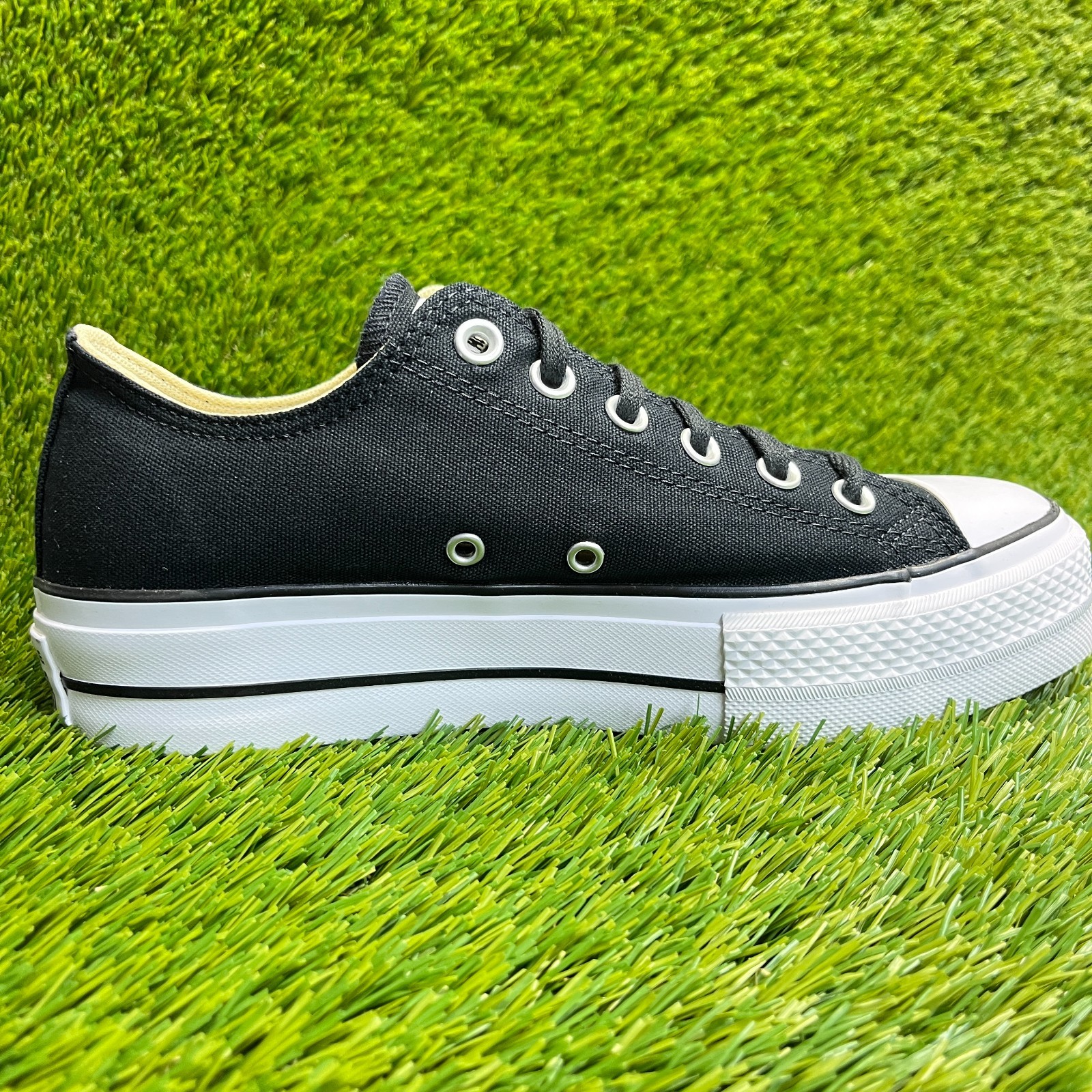 Converse Chuck Taylor All Star Lift Womens Size 8.5 Athletic Shoes Sneakers thumbnail 4