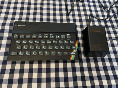 Sinclair ZX Spectrum 48k Issue 4A rare yellow Mainboard Modifica Composito