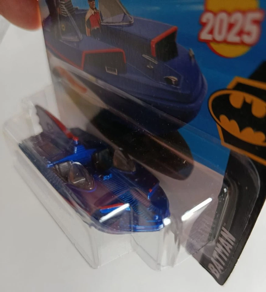 Hot Wheels - 1966 Bat Boat - Batman - 2025 - 1:64 - Immagine 2 di 4