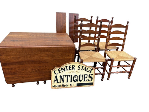 67247 Pennsylvania House Dining Table w/ 2 Leafs + 4 Side Chairs Top 42" x 96"