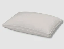 Ella Jayne White Gusseted Soft Plush Down Alternative 'Queen' Size Pillow