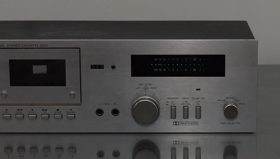 Lenco LD-550 Stereo Cassette Deck Vintage Anni 80 Made In Italy Foto 3 de 4