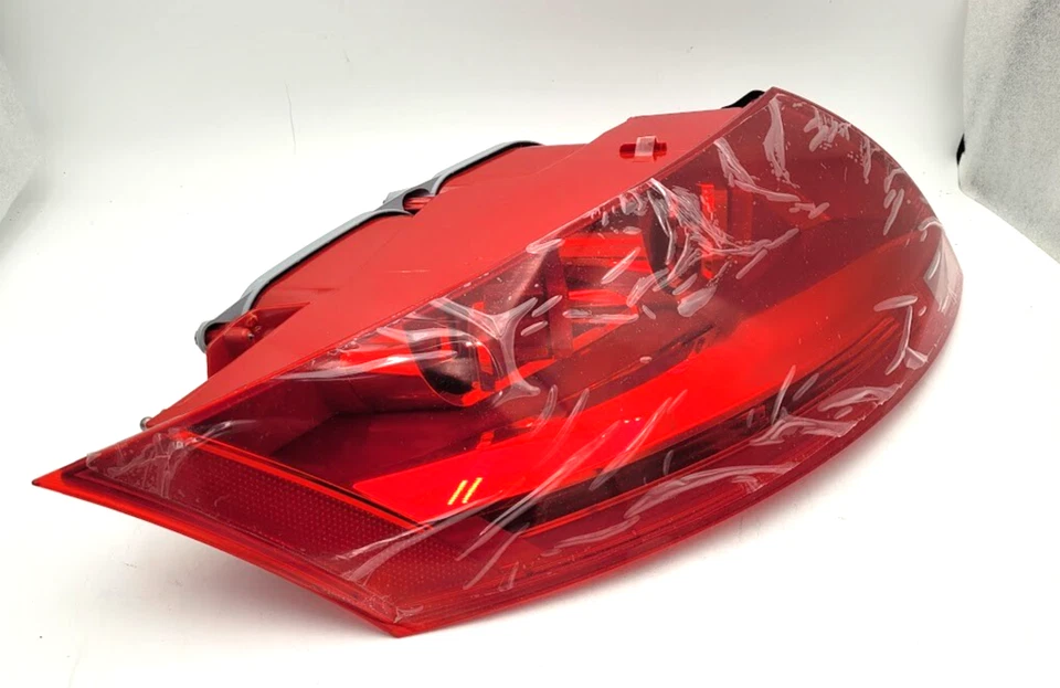 OEM 2008-2015 Audi TT Quattro Rear Left Driver Side Tail Lamp - 8J0-945-095-M Foto 2 de 4