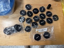 Nikon Aftermarket 52mm Osłony obiektywu (25) i Nikon Aftermarket Osłony korpusu aparatu (15)