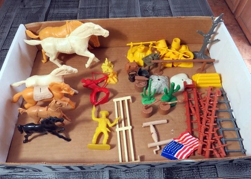 LOT Vintage Western Marx Fort Apache Tim Mee Toys Play Set Plastic Accessories