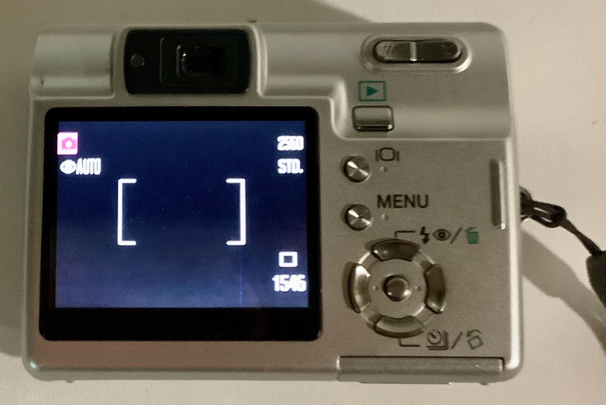 Konica Minolta DiMAGE X50 Digital Camera 5MP + Battery Charger SD