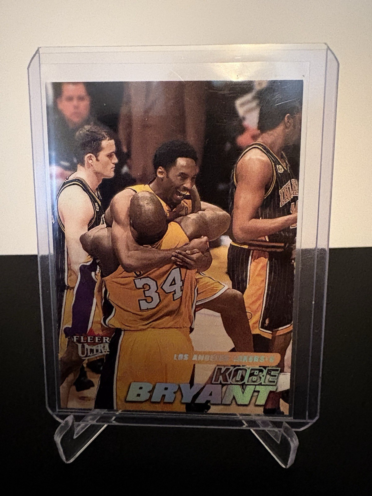 2000-01 Fleer Ultra - Kobe Bryant #10
