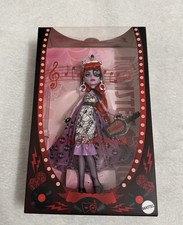 Monster High Outta Fright Operetta Doll Fang Club Exclusive NIB