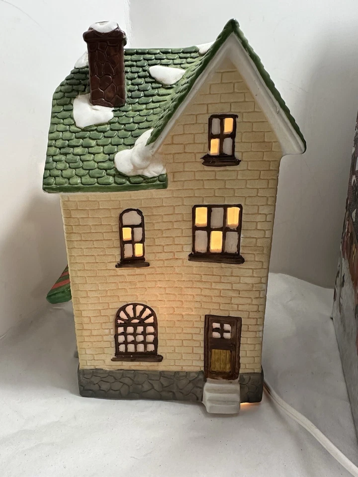 DickensCollectablesPorcelainLightedHouseTavernWCord&BulbOriginalBox - Image 3 of 4