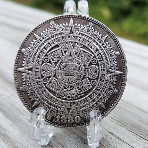 1880 Aztec Calendar Art Coin with Protective Capsule and Display Stand - Picture 4 of 10