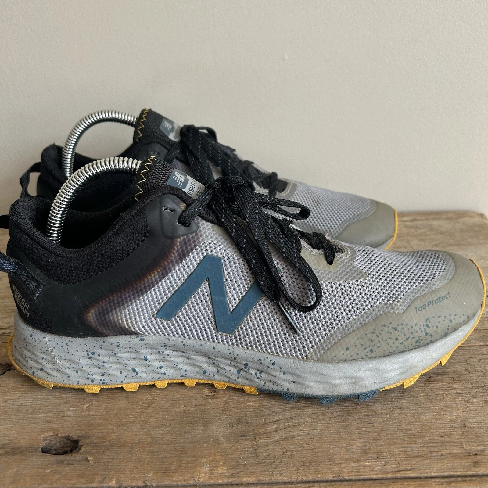 New Balance Fresh Foam Arishi Shoes Men's 9 Training Trail Running MTASISS1