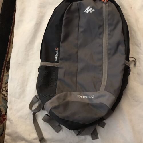 Zaino Quechua Arpenaz 20 grigio nero campeggio escursionismo borsa leggero pulito - Foto 2 di 7