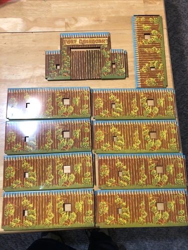 Marx Toys Fort Dearborn Tin Litho 9 Walls,Gate W/Doors 12pc. Turquoise Trim Look