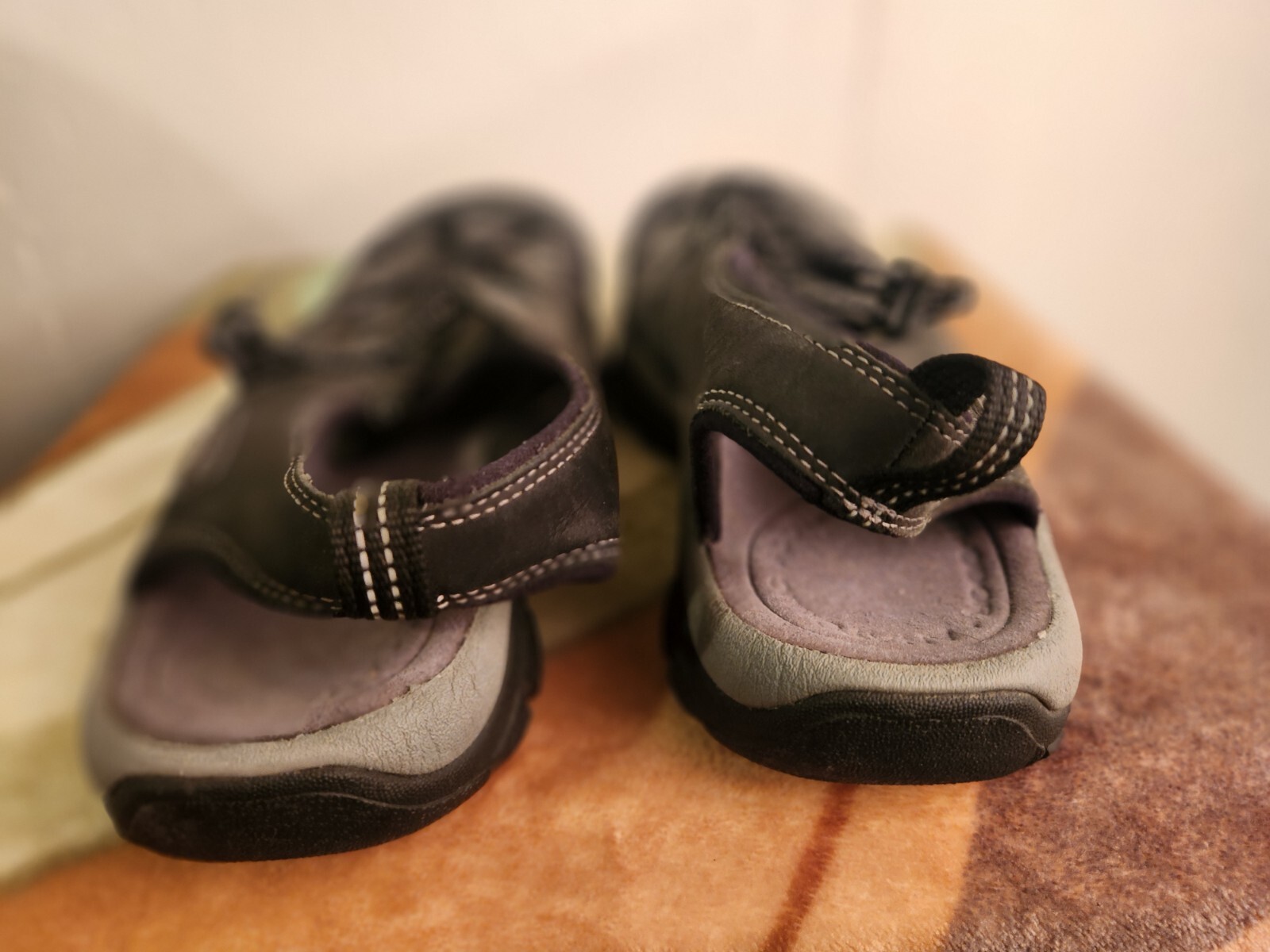 KEEN 1022247 Sandali da uomo 8 5 Newport in pelle ad acqua NERO GRIGIO ACCIAIO #40