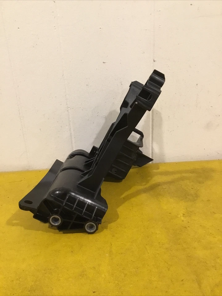 Новый оригинальный кронштейн поддержки правого радиатора для Mercedes Benz E300 E400 E43 2016-2018 годов выпуска - Изображение 4 из 4