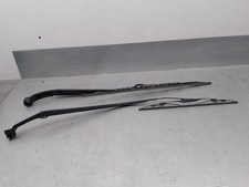 98311C8010 WISCHARM SCHEIBENREINIGUNG VORN RECHTS / EL PAR DERE E IZQ / 4991141