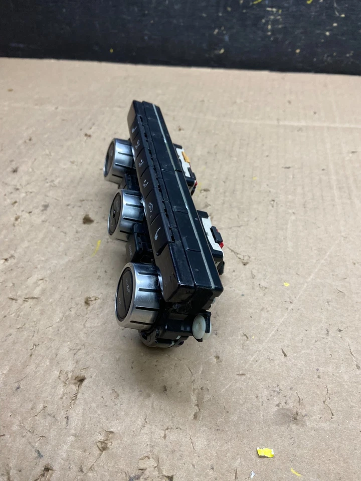 2013 - 2015 年大众 CC 中心气候控制面板交流加热器 U4718 DG — 第 3/4 张图片