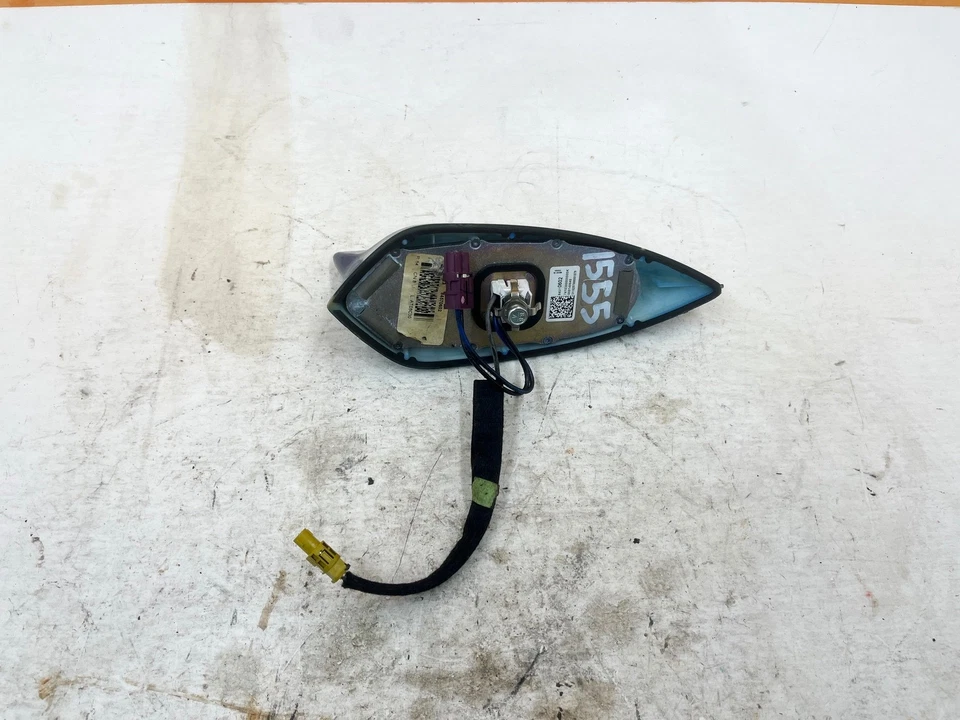 16-24 CHEVROLET CAMARO TECHO EXTERIOR ALETA DE TIBURÓN MÓDULO ANTENA CON CUBIERTA OEM Foto 2 de 4