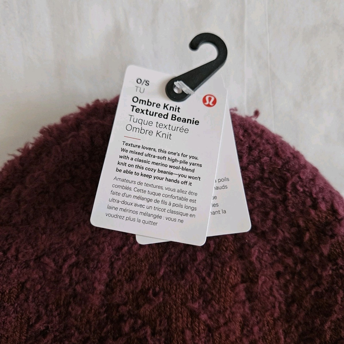 Lululemon Women\'s Ombre Knit Textured Beanie
Red Merlot RDMR Lululemon Hat Ombre Knit Textured Beanie One Size Maroon Red  main image 3