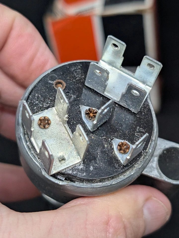 INTERRUPTOR DE ENCENDIDO NORS 60S 70S CJ JEEP JEEPSTER COMANDO PICKUP CON CERRADURA Y LLAVES Foto 3 de 4