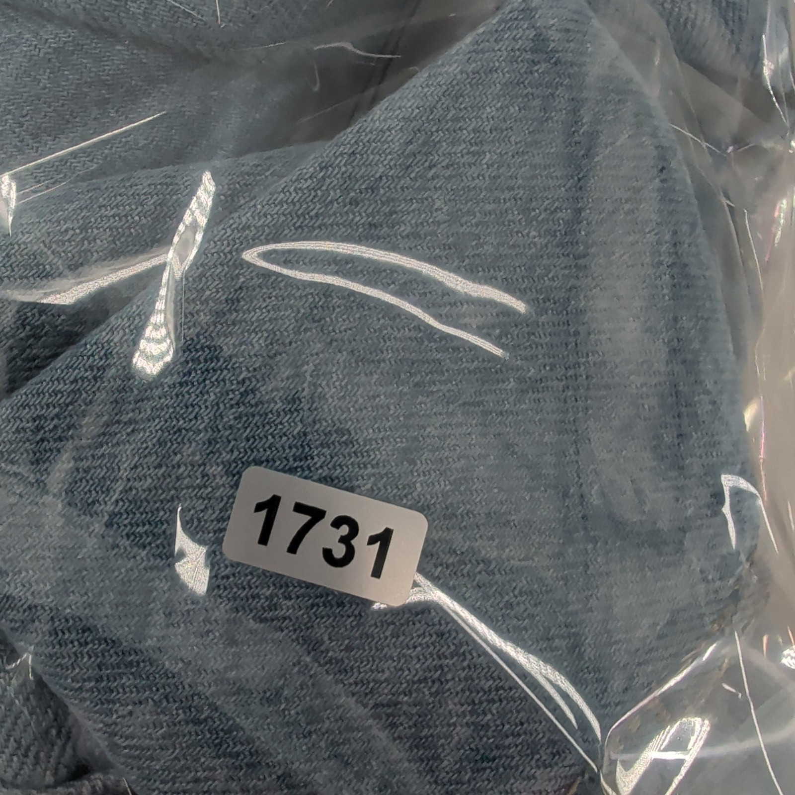 Universal Thread Adjustable Long-Sleeve Medium Wa… - image 7