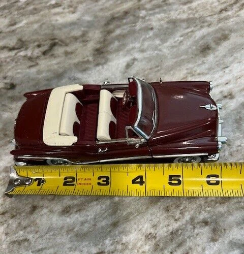 Signature 1953 Buick Skylark Convertible Diecast Model 1/32 - Image 2 of 4