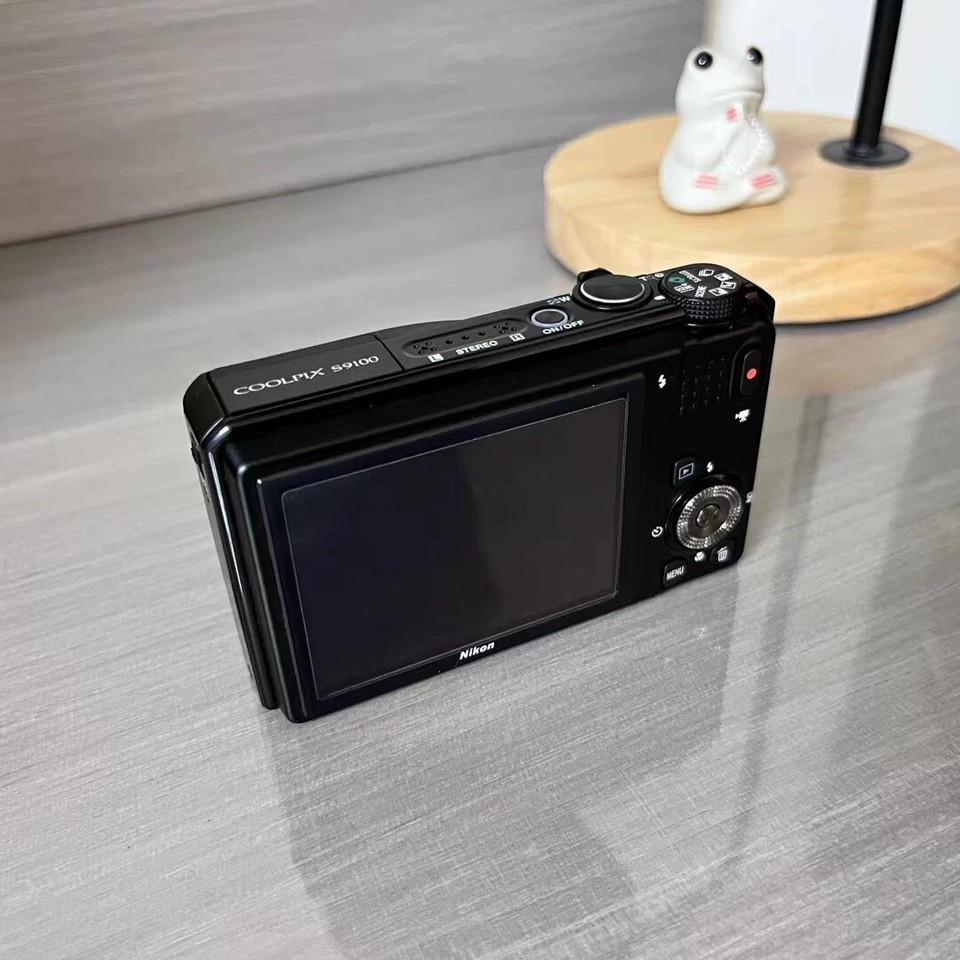 Nikon Coolpix S9100 - Appareil Photo Compact Noir 12.1MP 18x Avec Accessoires