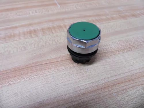 Cutler Hammer Eaton E22P3 Flush Pushbutton Switch Green
