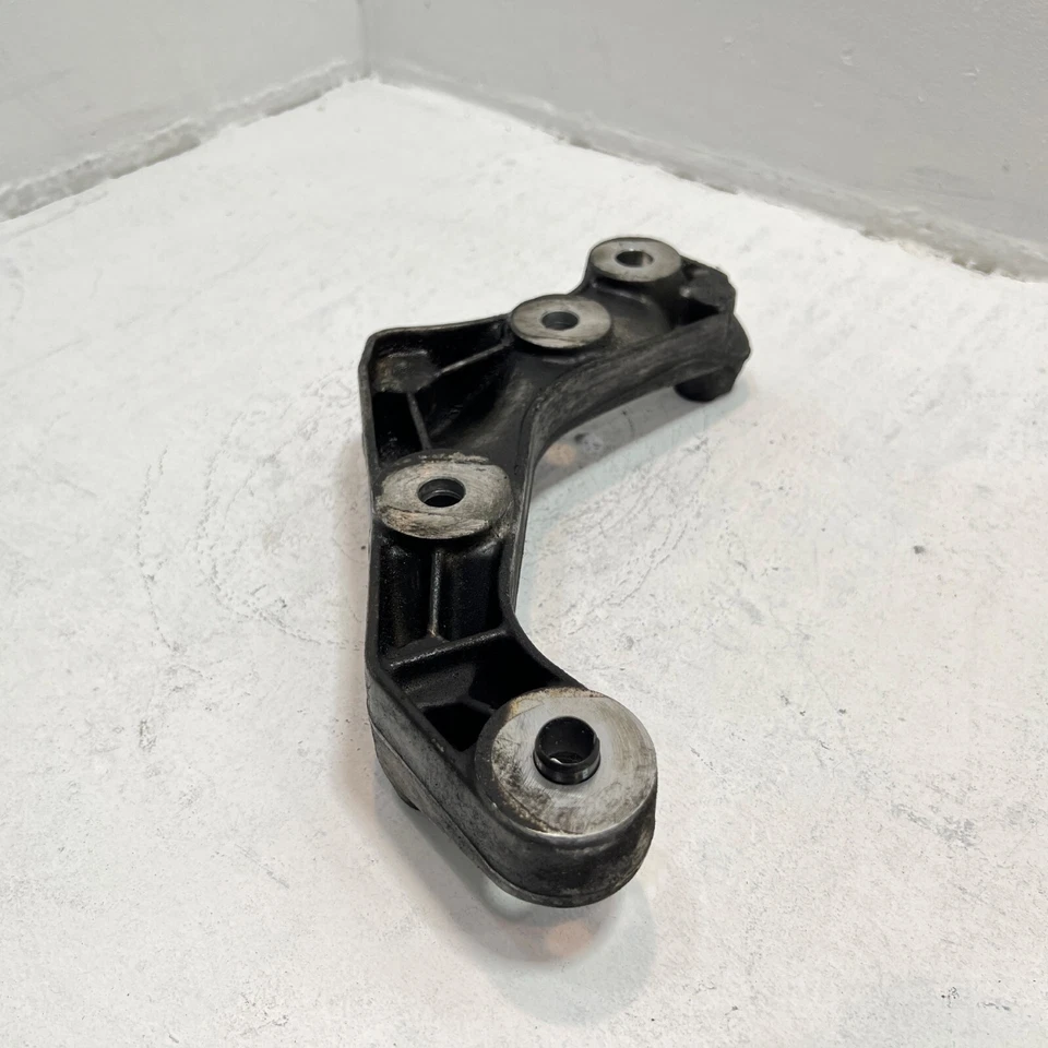 OEM MERCEDES-BENZ E550 2012-2014 ENGINE MOTOR OIL PAN SUPPORT BRACKET MOUNT - Image 2 of 4