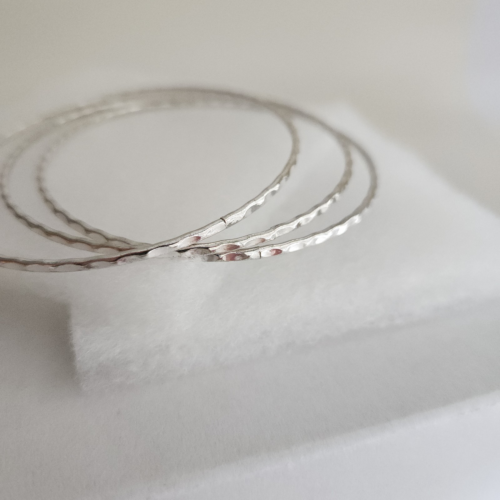 Sterling Silver Hammered Stacking Bangles Set of … - image 3