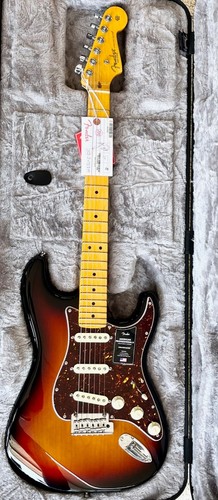 Fender American Professional II Stratocaster, Sunburst with Case 7 lbs 11.8 oz