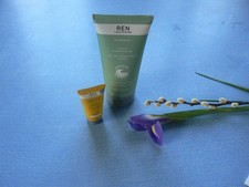 Image of Ren Evercalm Gentle Cleansing Gel - 150ml + Ren spf 30 sunscreen - 10ml