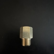 1/4  NPT Male to 1/4  NPT Female Brass Metric Fitting Adapter