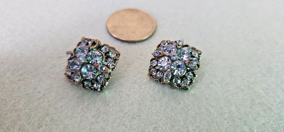 Vintage-Style Blue Rhinestone Cluster Buttons – Ornate Antique Silver-Tone - Image 4 of 4