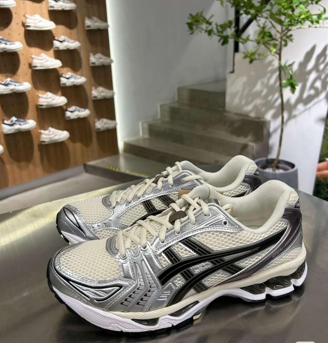 ASICS Kayano 14 Cream Black (FREE SHIPPING! Fit Small, half ASICS Kayano 14 Cream Black (FREE SHIPPING! Fit Small, half