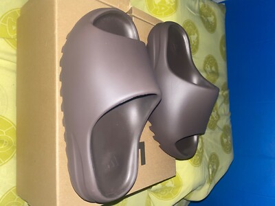 yeezy slides size soot