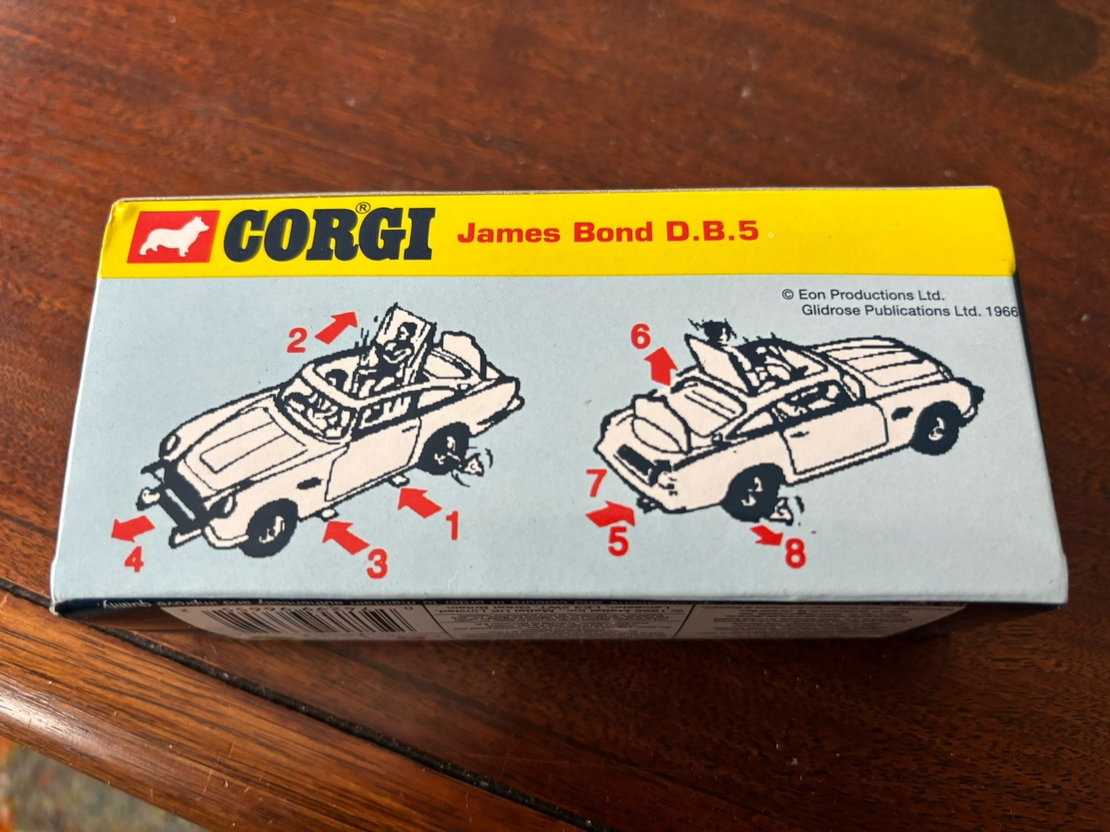 NOS 1995 Corgi 96655 James Bond Ckassic  Aston Martin DB5 1/43  New/Banded.