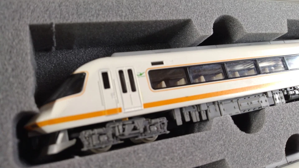 N KATO KINTETSU 21000 COMMUTER EXPRESS TRAIN 5 CAR SET W LIGHTING  EC! - Image 2 of 4