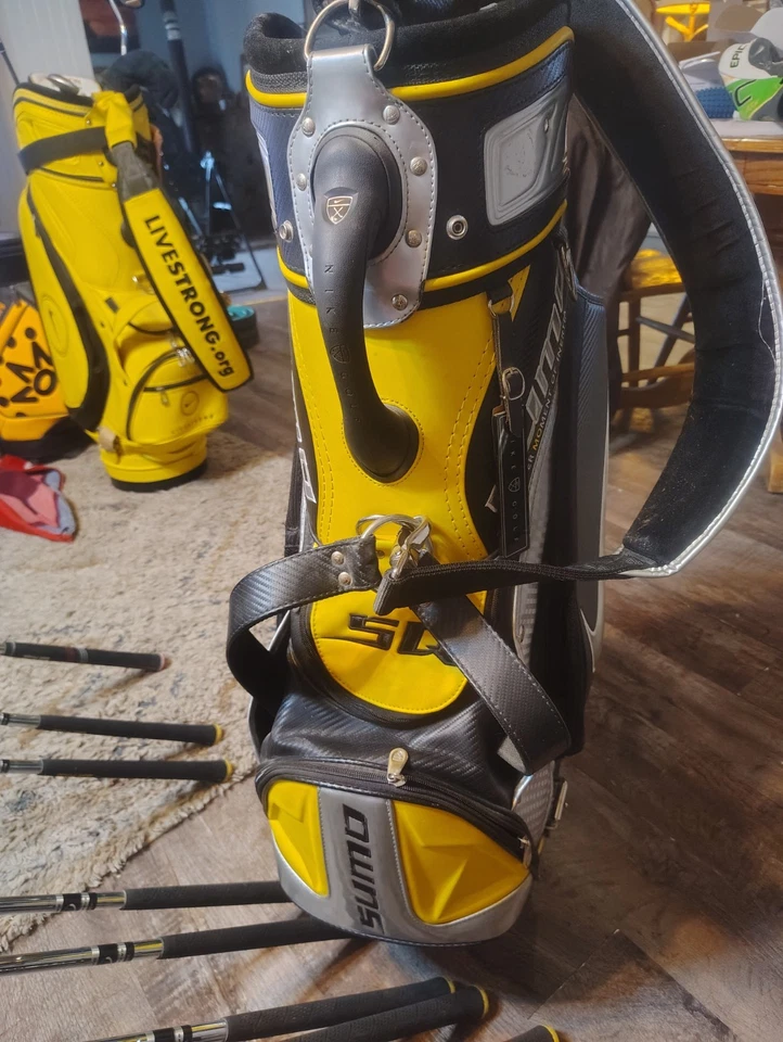 ¡¡Bolso Nike Sumo Sasquatch original!! Forma justa y muy buen aspecto! Foto 2 de 4