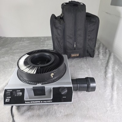 Kodak Ektagraphic III A Slide Projector w Lens, Tray, Bulb And Bag - Tested