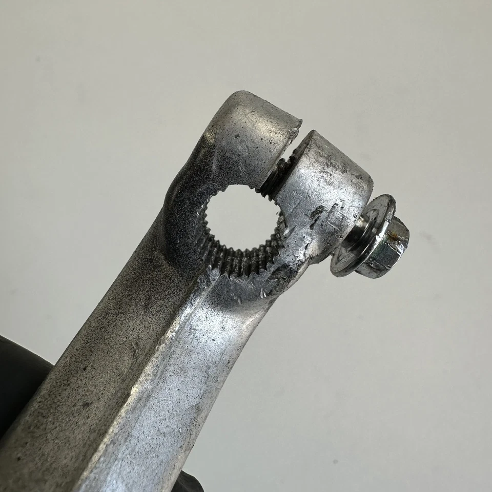 Honda CBR1100xx CBR1100 2005 Gear lever foot pedal 24701-MAT-000 - Image 2 of 4