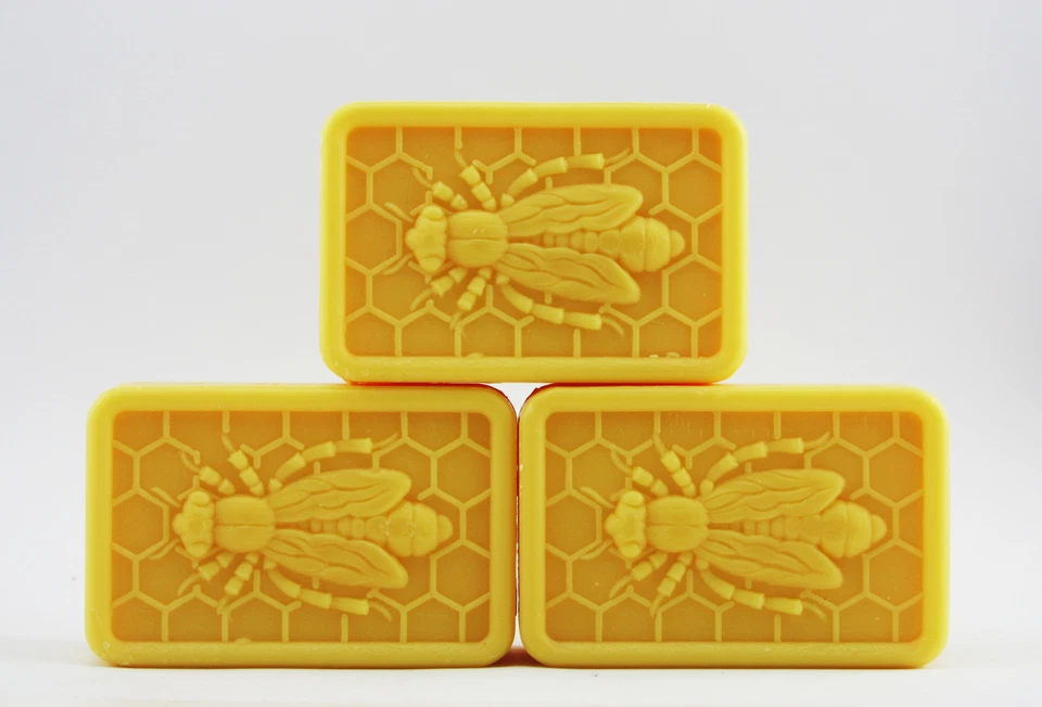 BALTICNATURA (22,17 EUR/kg) 3x 100g Honigseife Honig Seife