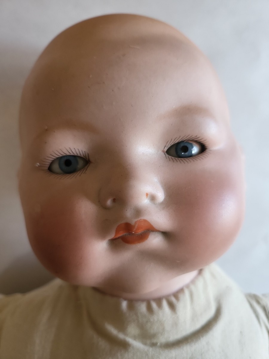 Antique Armand Marseille 17
