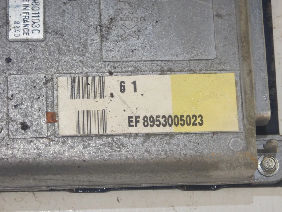 Jeep Wrangler YJ 87-90 2.5L 4 Cyl Manual Engine Computer ECU ECM 8953005023 - Imagem 2 de 4