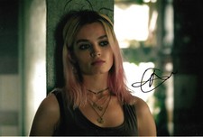 Emma Mackey "sex education" autograph signed 20x30 cm picture