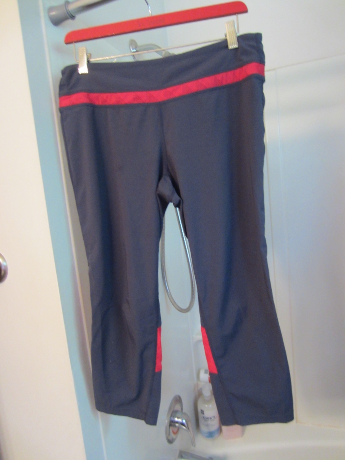 Pre-owned women's active wear capri pants tangerine Size M gray/pink