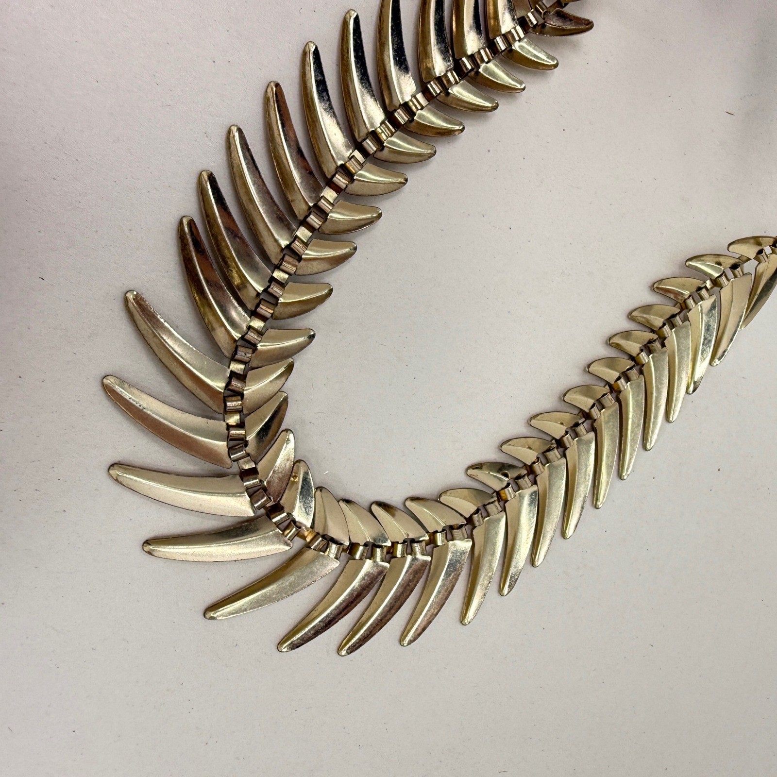 Chunky Leaf Pattern Necklace Articulated Bold Sta… - image 13